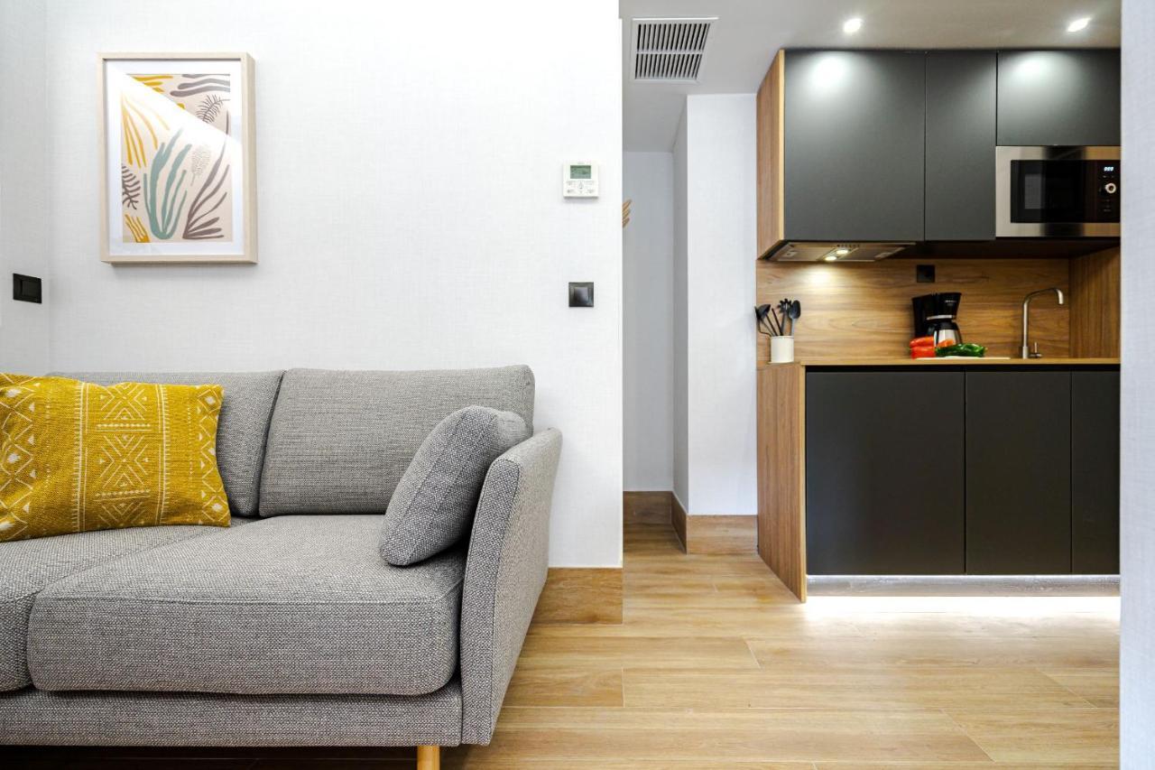 Feelathome Ventas Suites Madrid Exterior photo