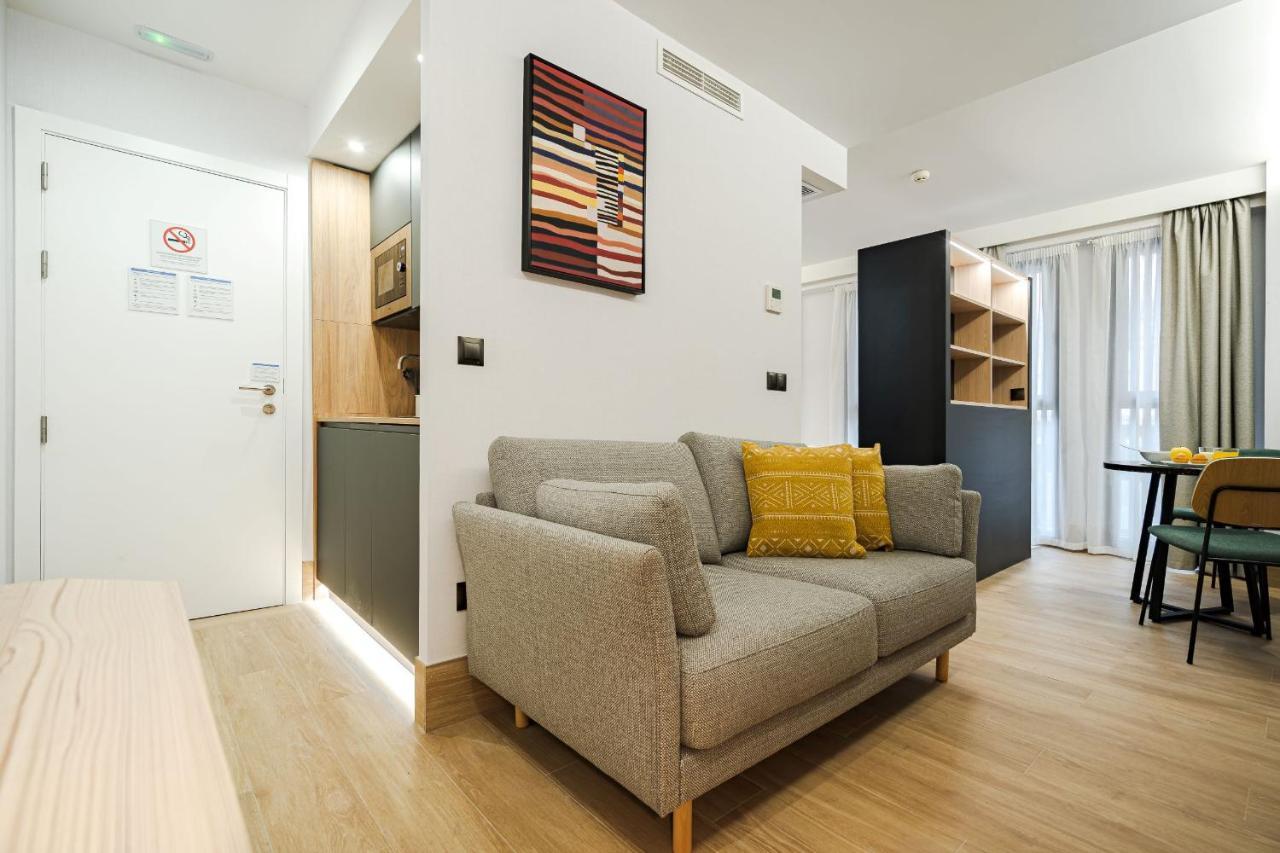 Feelathome Ventas Suites Madrid Exterior photo