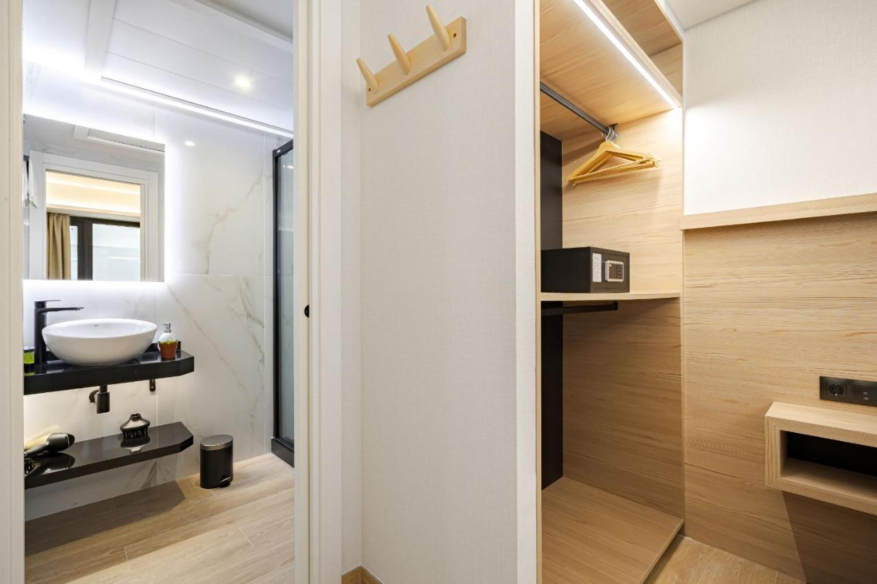 Feelathome Ventas Suites Madrid Exterior photo