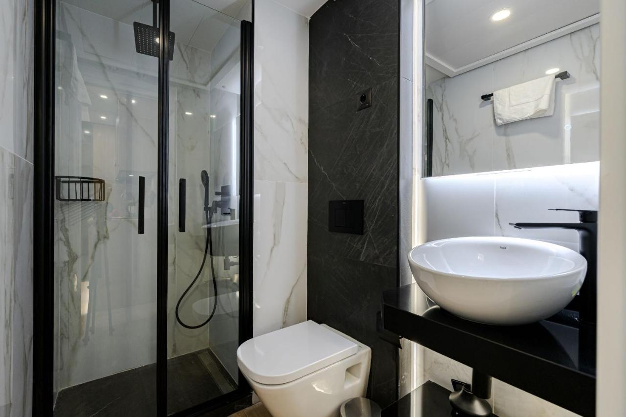 Feelathome Ventas Suites Madrid Exterior photo