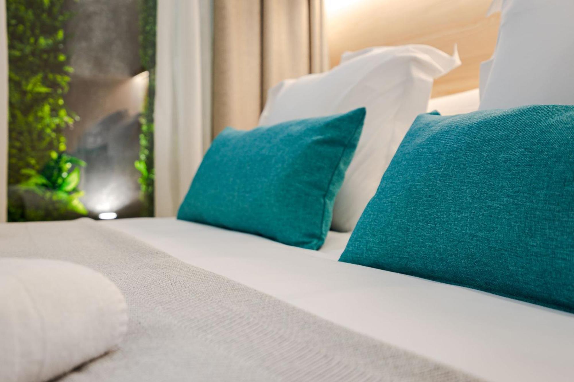 Feelathome Ventas Suites Madrid Exterior photo