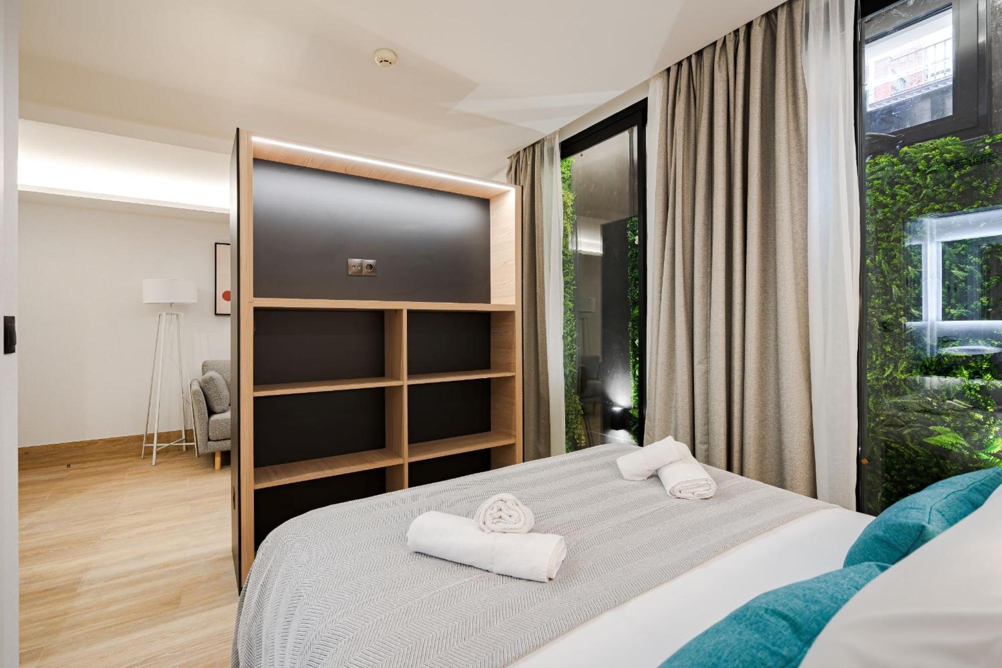 Feelathome Ventas Suites Madrid Exterior photo
