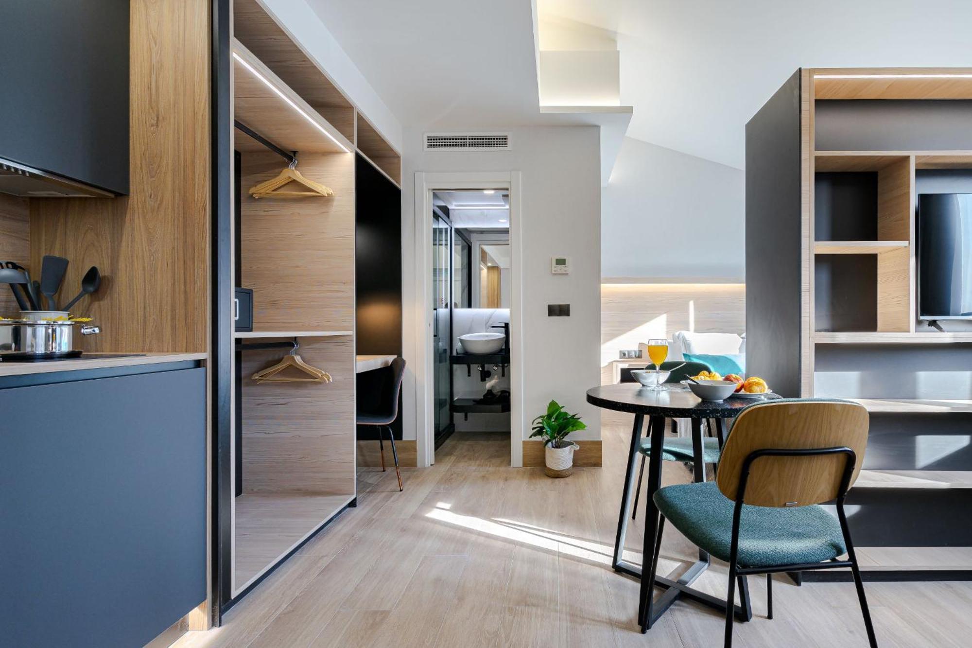 Feelathome Ventas Suites Madrid Exterior photo