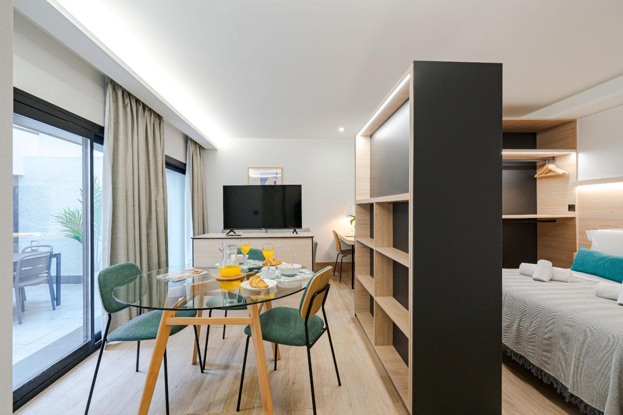 Feelathome Ventas Suites Madrid Exterior photo