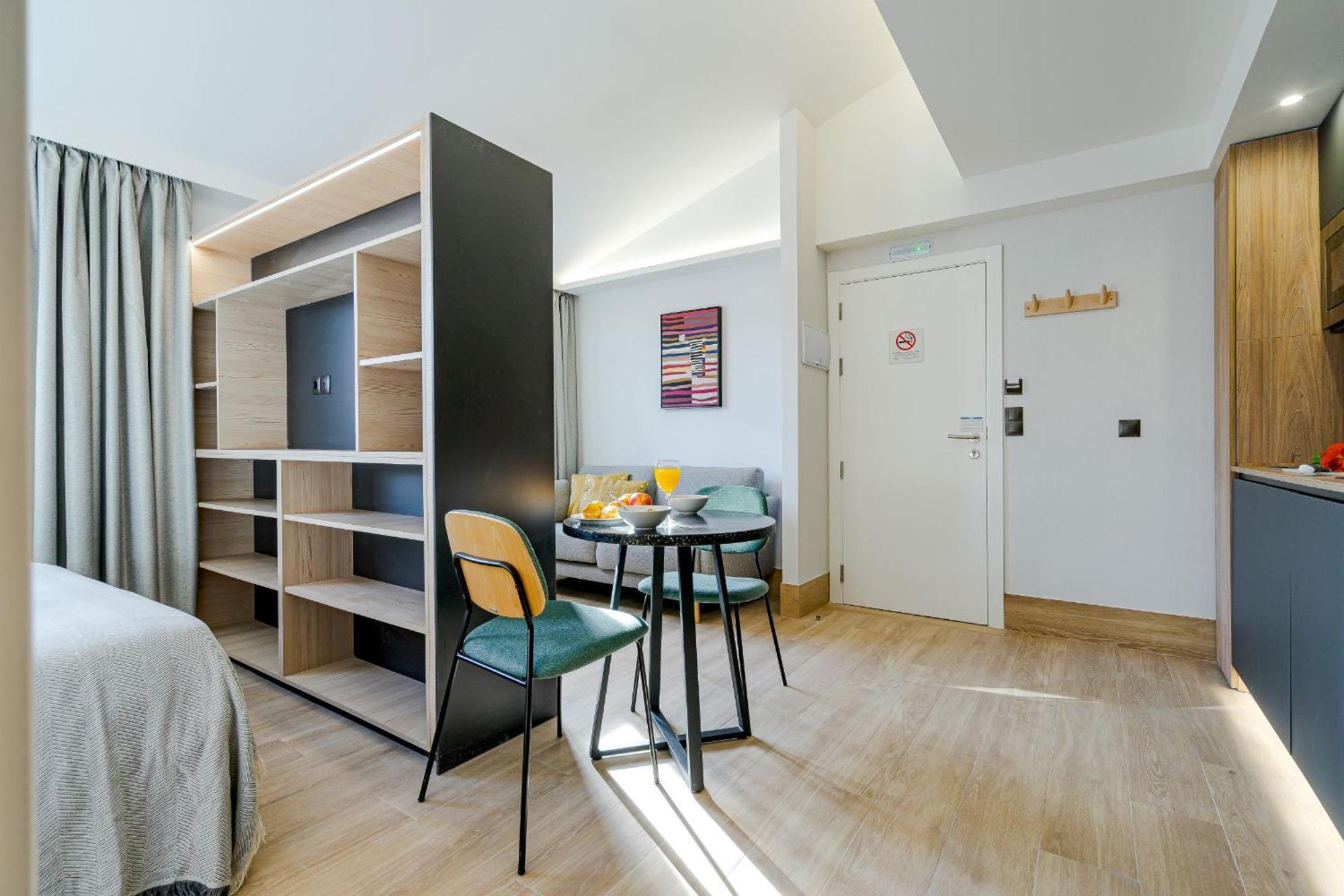 Feelathome Ventas Suites Madrid Exterior photo